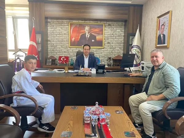 Emir Sarı, Türkiye Şampiyonası öncesi moral ziyaretleri gerçekleştirdi