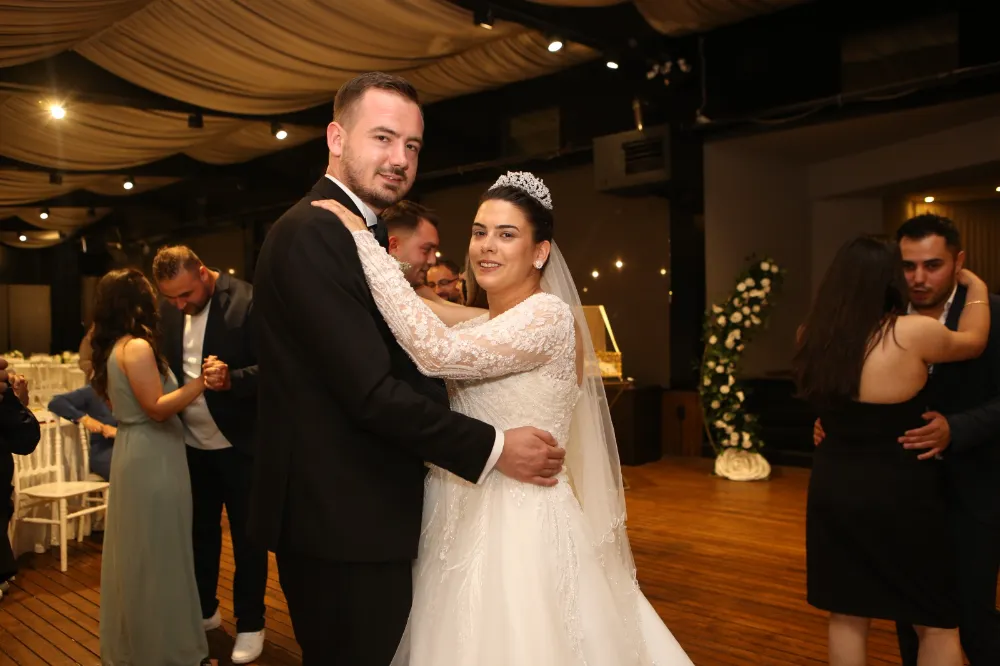 Hülya ve Mete’den bir ömür beraberliğe evet