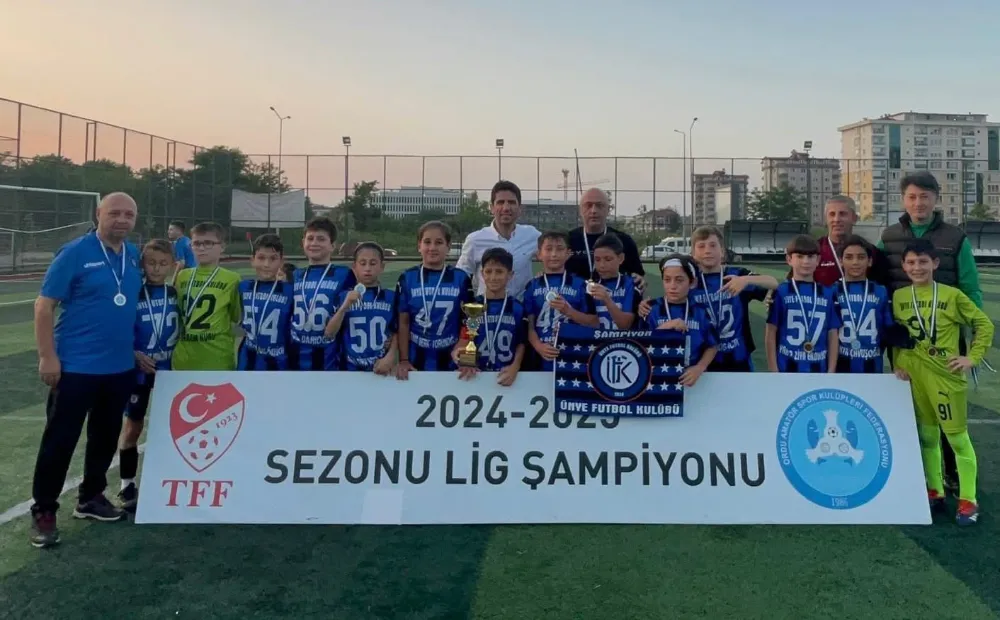 U-11 Liginde Şampiyon Ünye Futbol Kulübü            