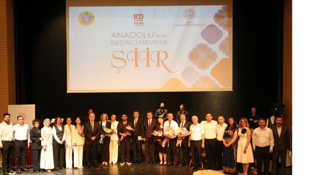 “Anadolu’nun Beşinci Mevsimi: Şiir” dinletisi sanatseverleri büyüledi