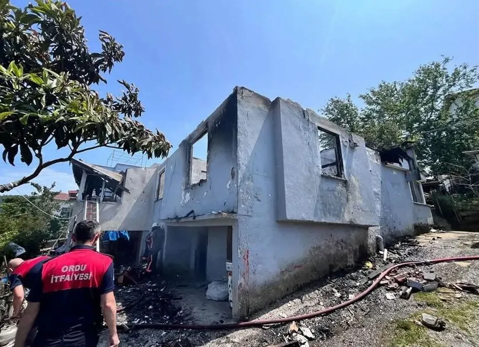 Perşembe’de kayık ustasının evi yandı!