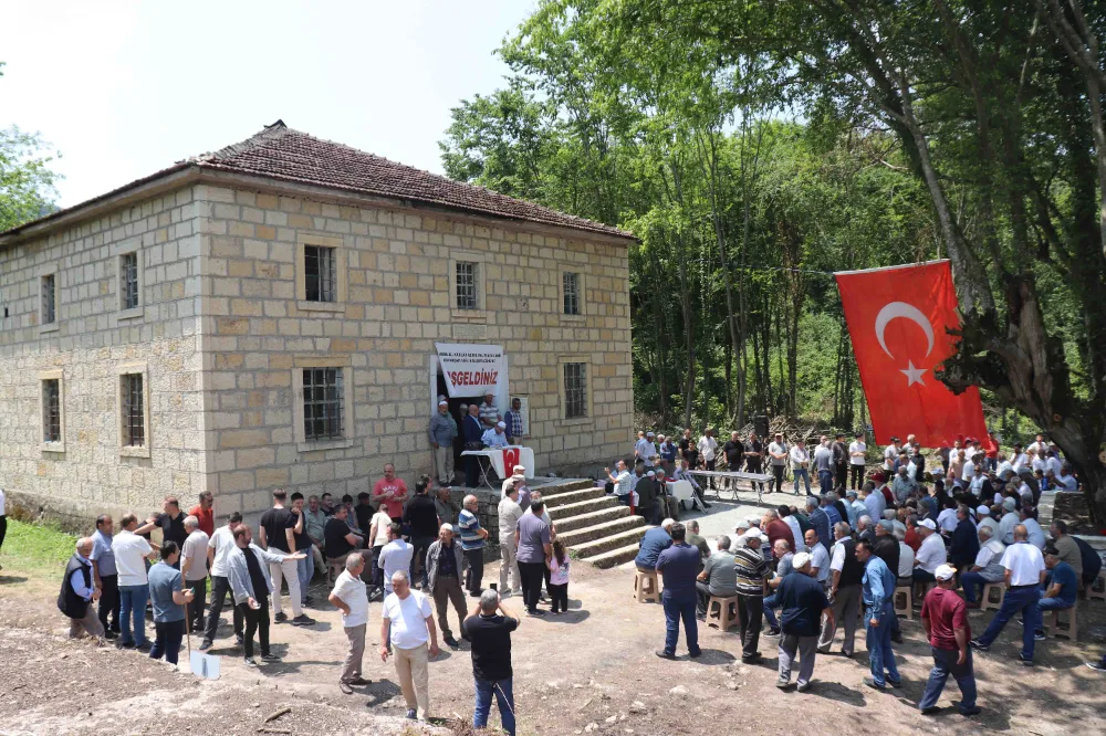 50 yıl sonra ibadete açılan tarihi camide dayanışma ve vefa programı 