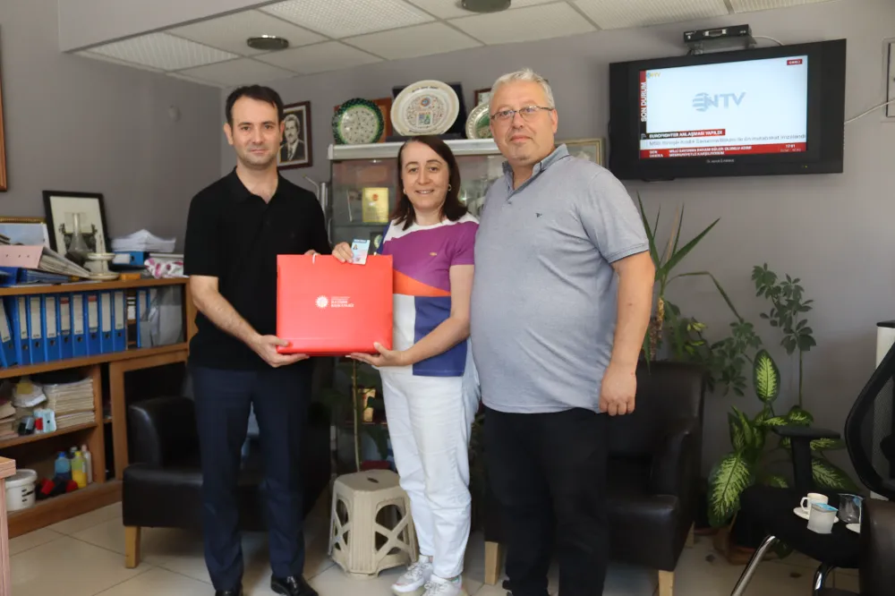 Hacer Öztürk’e Sürekli Basın Kartı