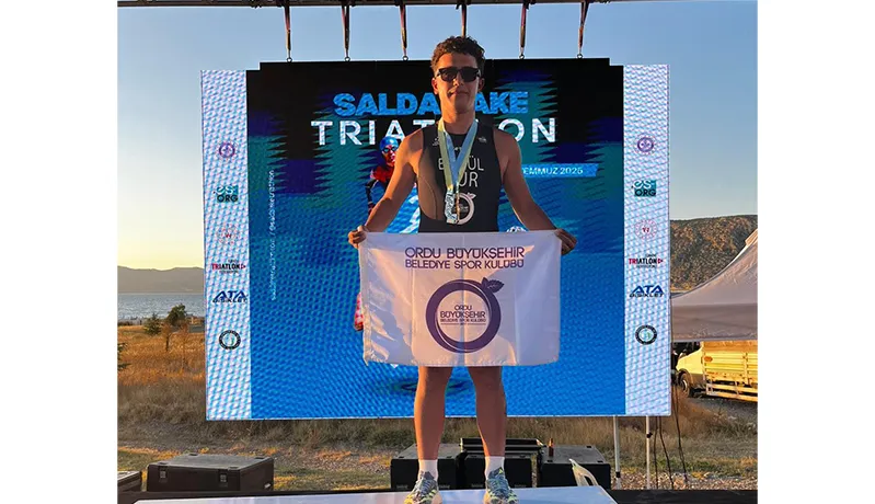   Eşref Yalçın Ergül, Salda Gölü Triatlonu’nda zirvede