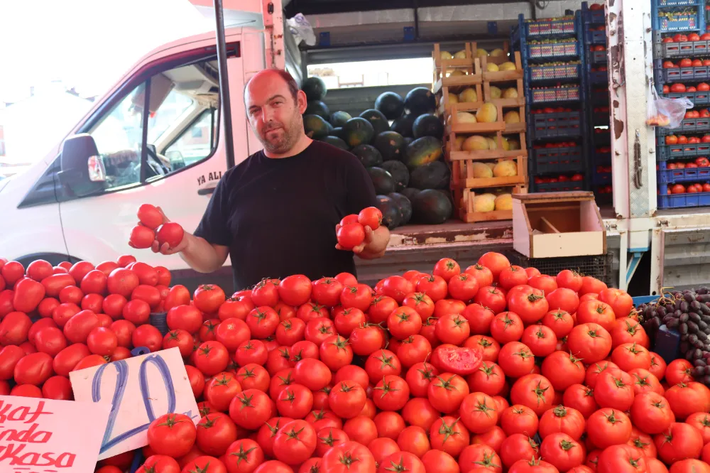Fındık ayı Ünye pazarını boşalttı