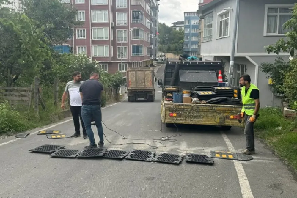 Ortayılmazlar Ortaokul Sokak kavşağında düzenleme!