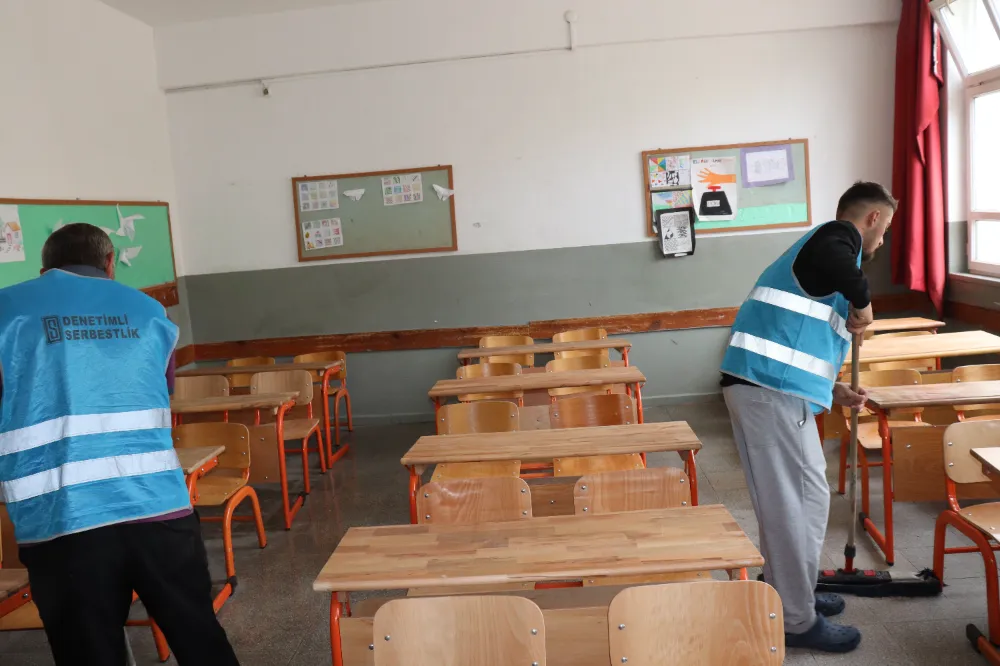 Ünye’de yükümlüler  okulları hazırlıyor