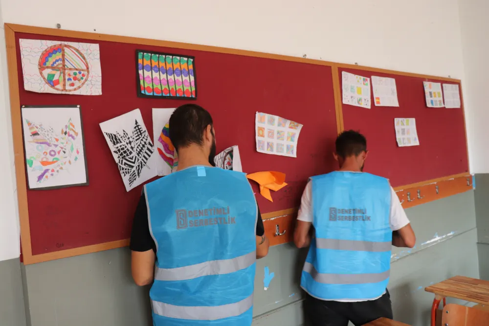 Ünye’de yükümlüler  okulları hazırlıyor