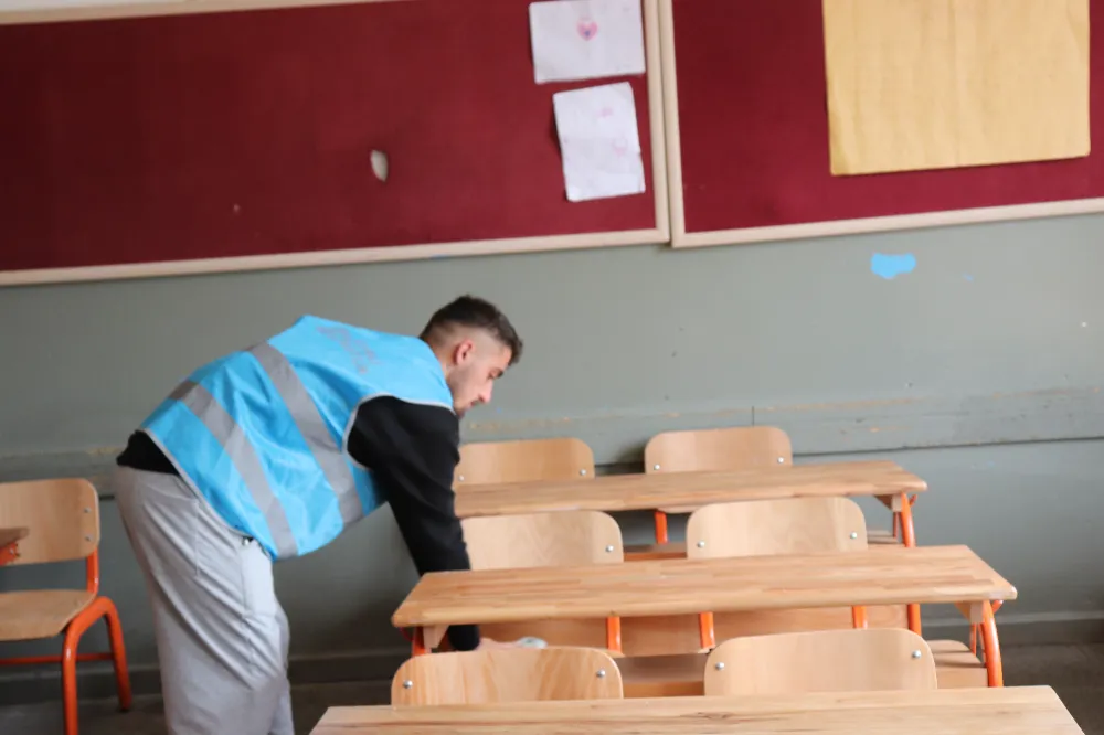 Ünye’de yükümlüler  okulları hazırlıyor