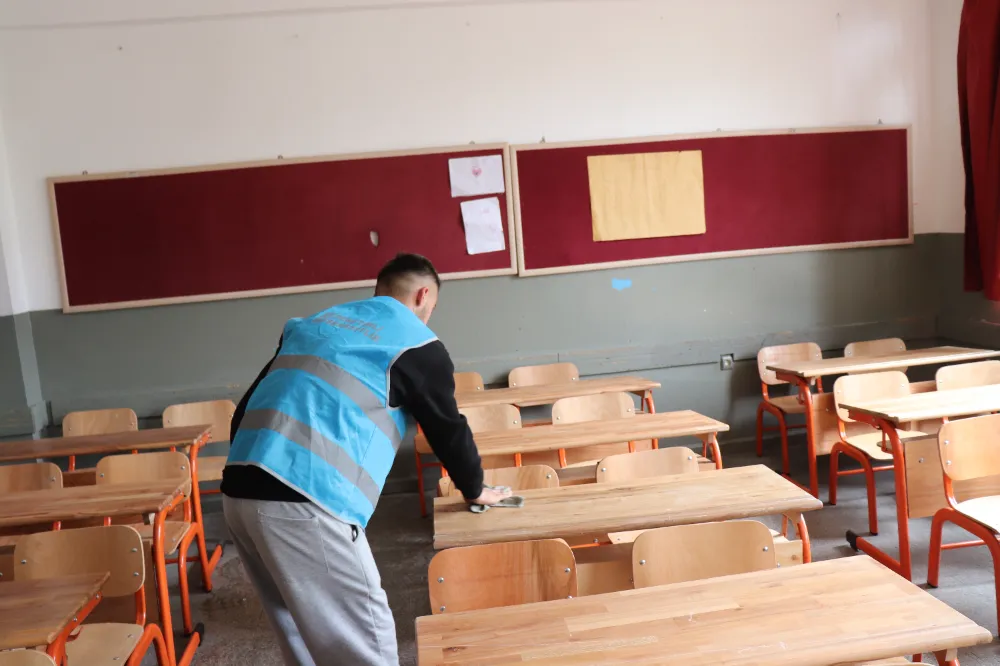 Ünye’de yükümlüler  okulları hazırlıyor