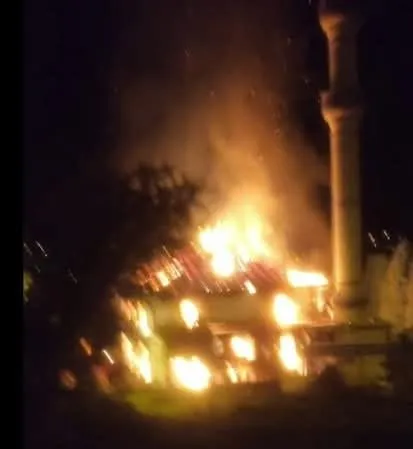 Altınordu’da cami yandı