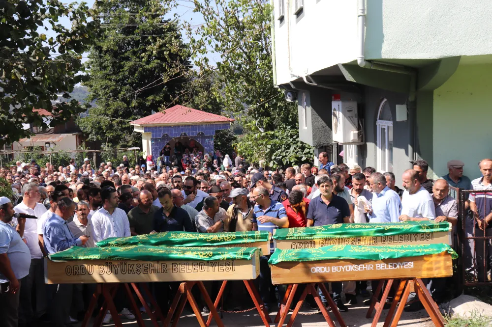 Ünye’de 4 büyük acı, yan yana defnedildi… 