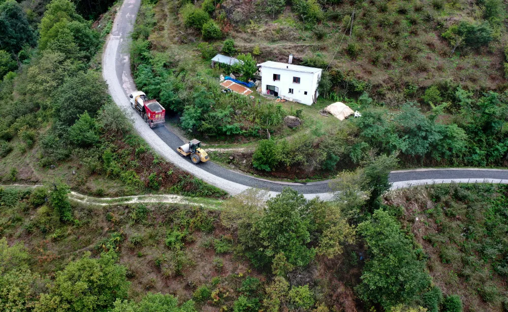 Kumru’da 7,4 kilometrelik grup yolu asfaltlanıyor
