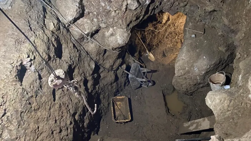 Ünye’de izinsiz kazı yapan 5 kişi suçüstü yakalandı