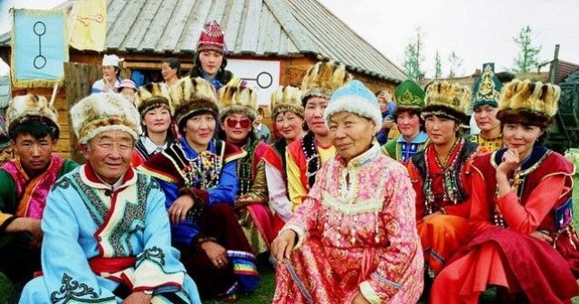 TÜRKLERİN İLK DİNLERİ VE İSLAMA GEÇİŞİ (1) Türklerin İlk Dinleri Ne idi? Neden ve Nasıl Müslüman Oldular?